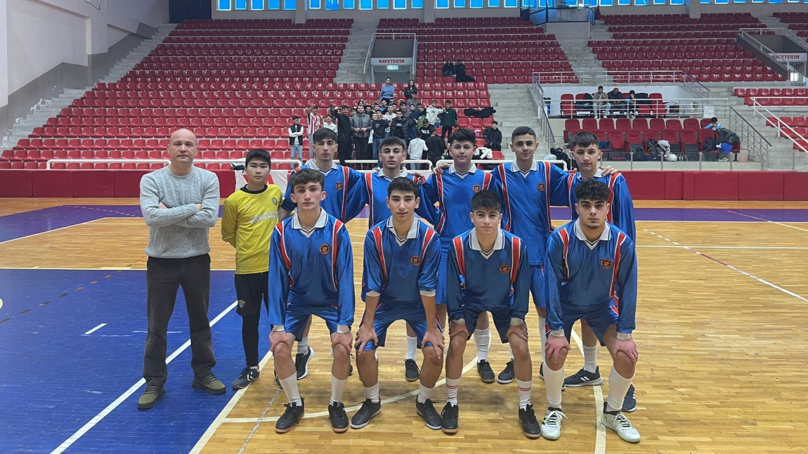 İSTİKLAL MTAL FUTSALDA RAKİPLERİNİ ELİYOR