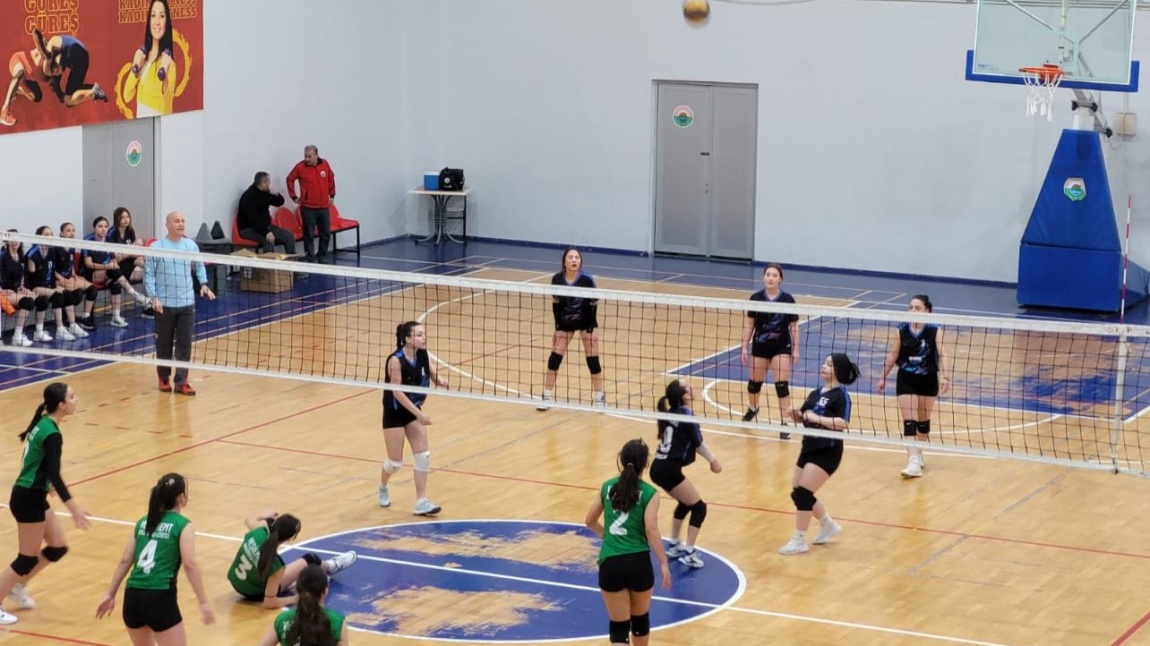 KIZ VOLEYBOL TAKIMIMIZIN BAŞARISI